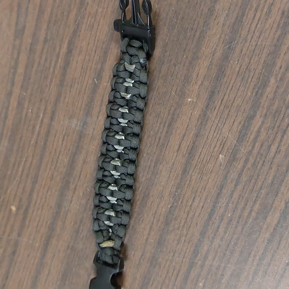 Paracord handmade bracelet. - Picture 4 of 8